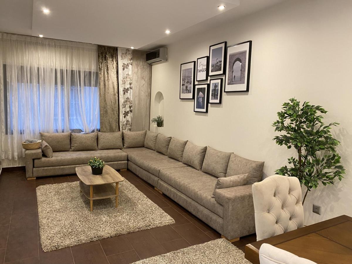 Appartement Moderne Et Spacieux Au Coeur De Tanger Exterior foto